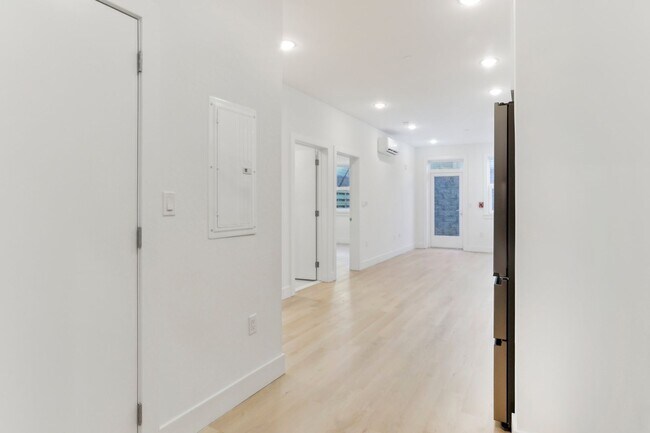 Building Photo - 2654 Coral St