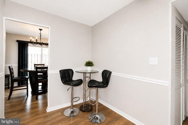 Building Photo - 5135B Shawe Pl