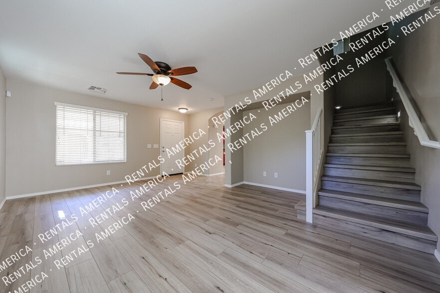 Building Photo - 2472 E Boston St