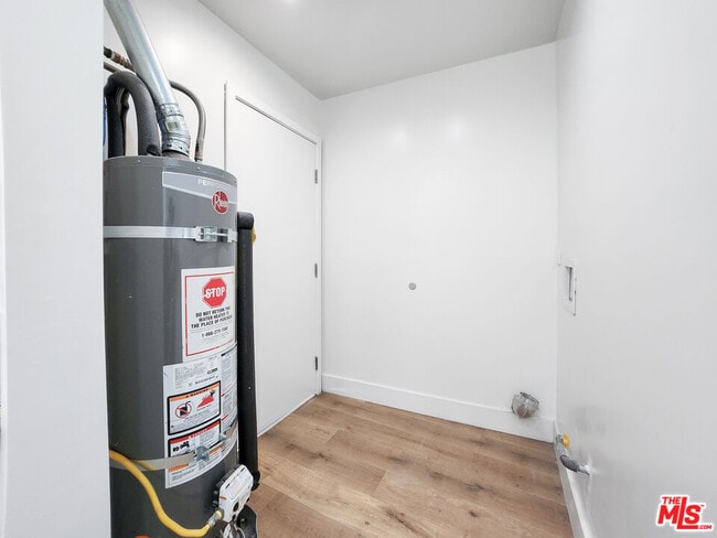 Building Photo - 2917 N Coolidge Ave