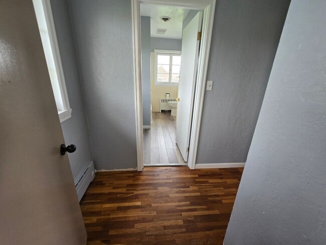 Building Photo - 4 bed, 3 bath house in the country