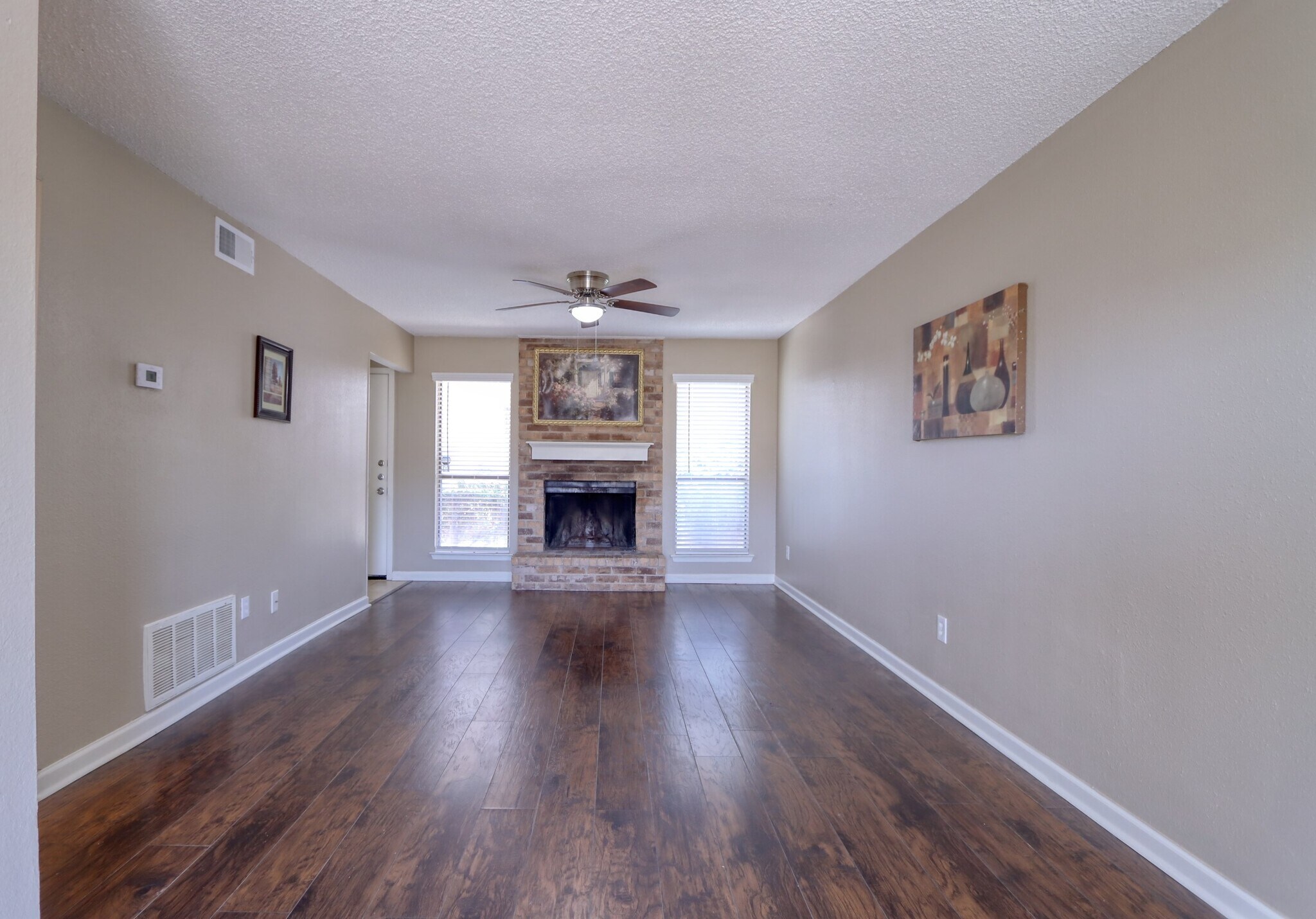 Building Photo - 707 Harbour Town Dr