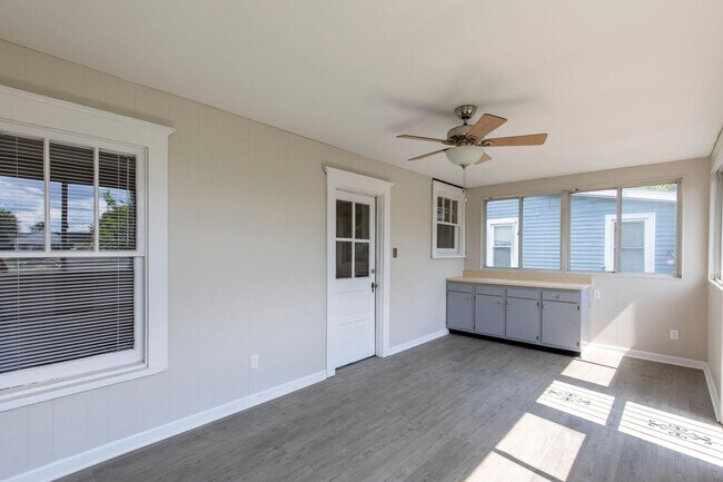 Building Photo - 616 Colorado Ave