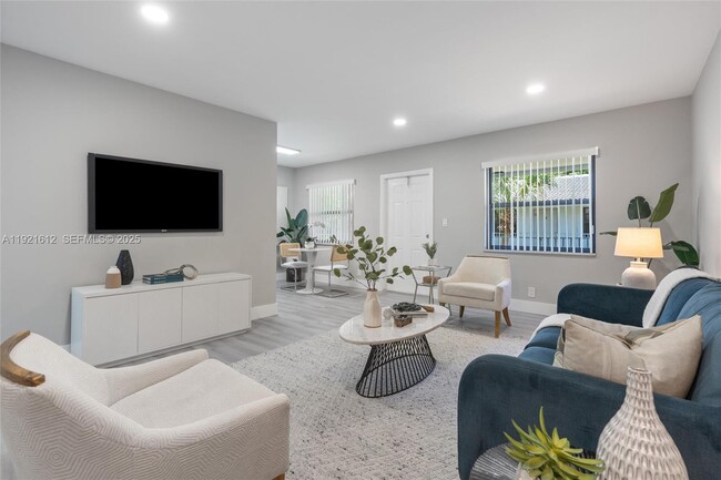 Building Photo - 1350 NE 5th Terrace