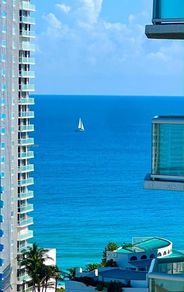 Building Photo - 16500 Collins Ave
