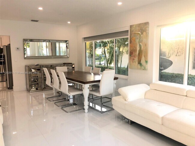 Building Photo - 201 186th St