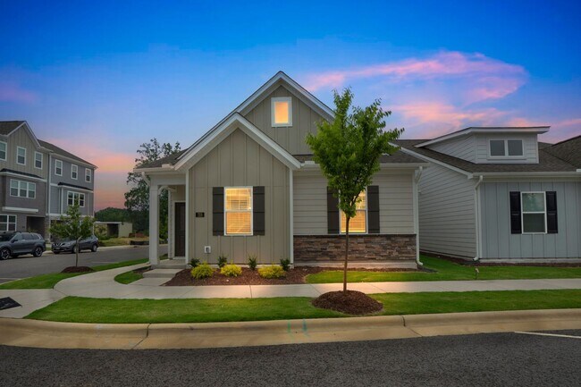 Building Photo - Charming 3BR House in Fuquay Varina
