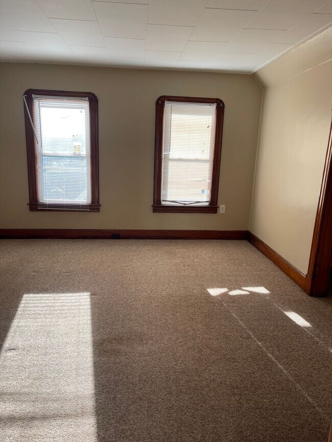 Building Photo - Cleveland Street