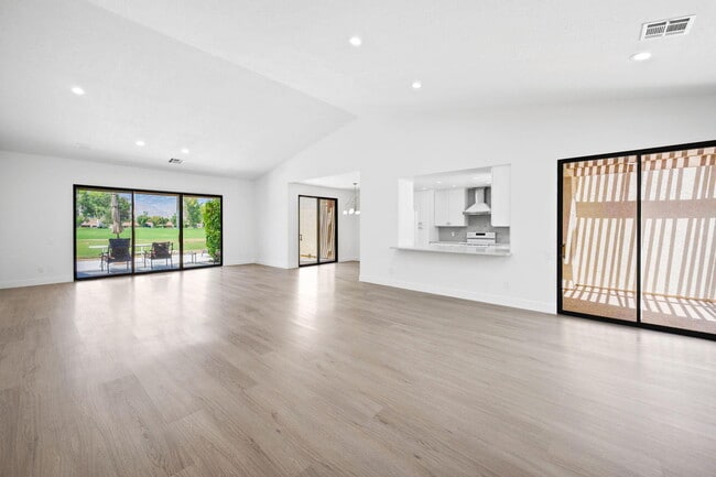 Building Photo - 10403 Sunningdale Dr