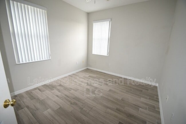 Building Photo - 534 Grasslands Village Cir
