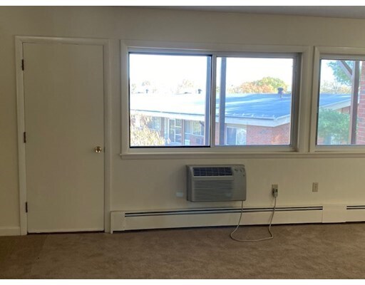 Building Photo - 5 Lakeview Gardens