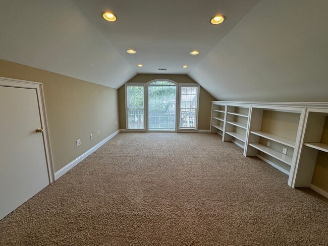 Building Photo - Executive Rental in Pear Alley Condominium...