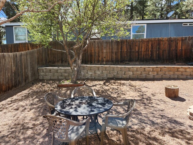 Building Photo - AVAILABLE NOW_ LEASE TAKEOVER_townhome in ...