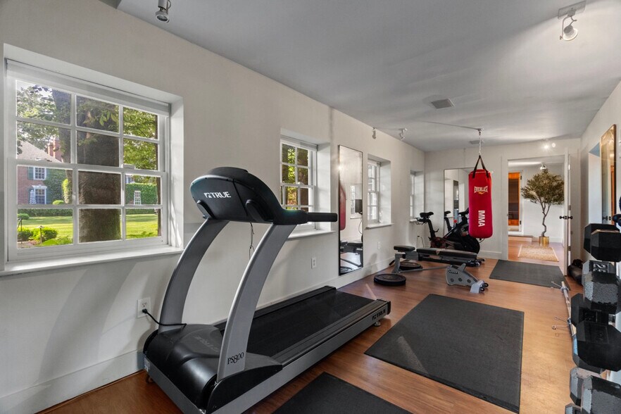 Building Photo - 91 Algonquin Rd