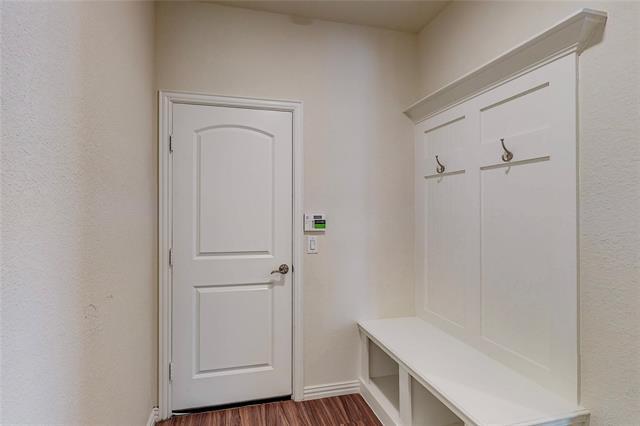 Building Photo - 2424 Mockingbird Ct