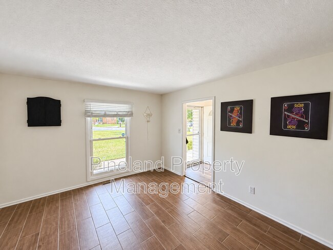Building Photo - 216 Haverhill Dr