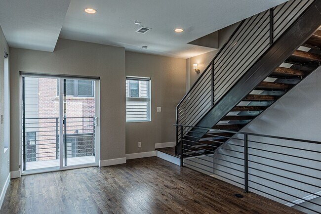 Building Photo - For Rent!  Corner Unit | Modern Townhome |...
