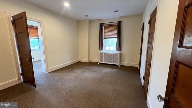 Building Photo - 7630 Cheltenham Ave