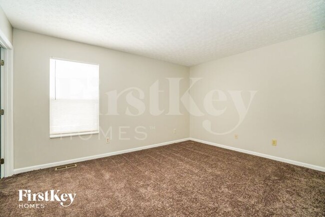 Building Photo - 5993 Brookmont Dr