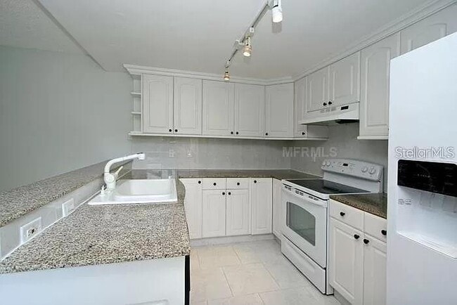 Building Photo - 5276 Middle Ct