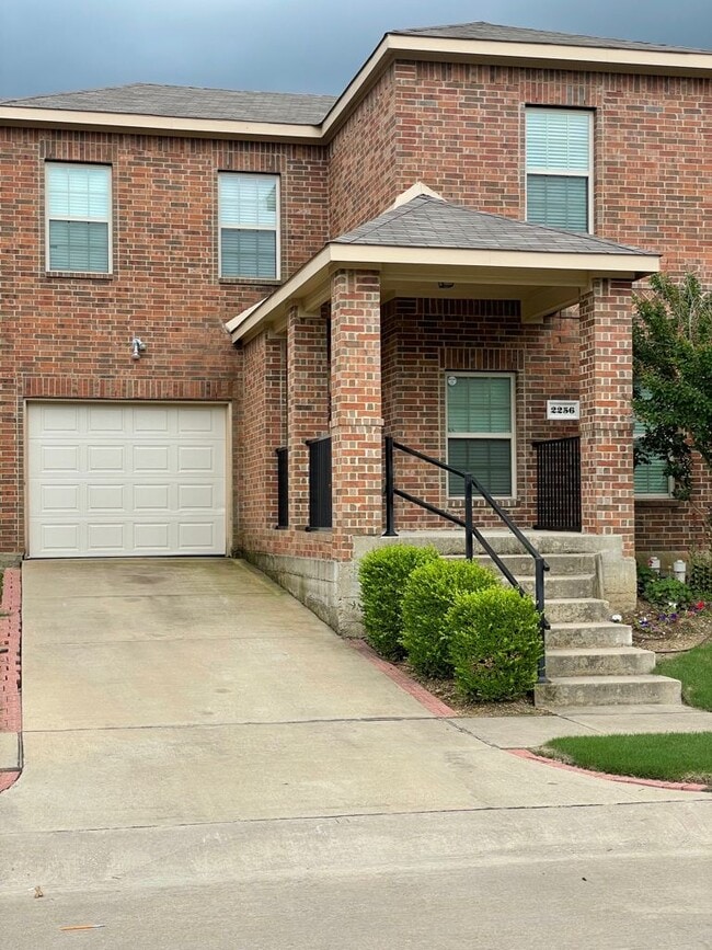 Building Photo - 2256 Abbey Ln