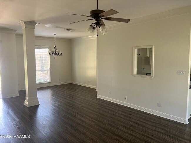 Building Photo - 136 Pinnacle Dr