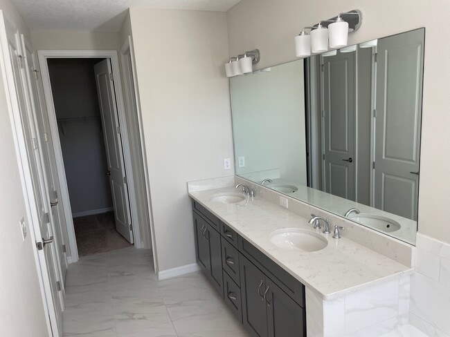 Building Photo - 6119 Maidenstone Way