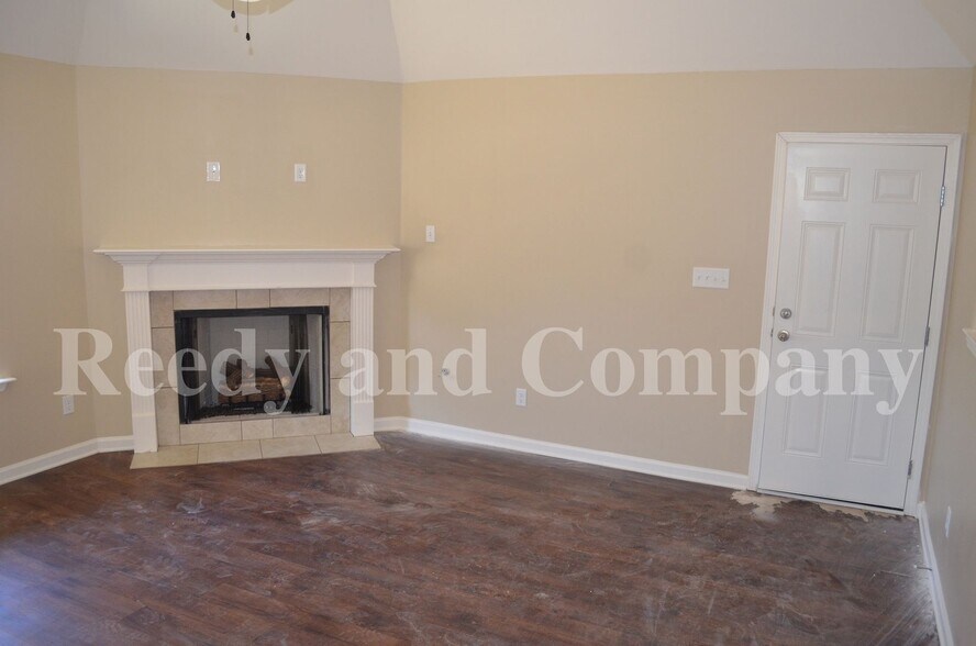 Building Photo - 5467 April Forest Dr