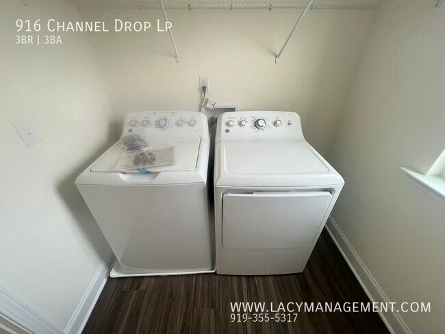 Building Photo - 916 Channel Drop Lp