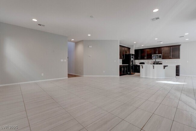 Building Photo - 12847 Slipknot St