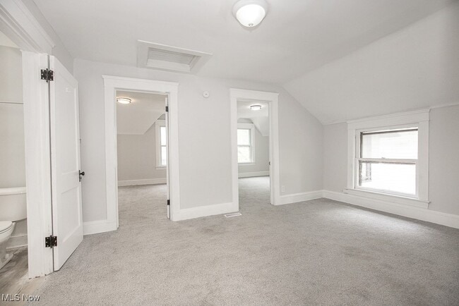 Building Photo - 15409 Grovewood Ave