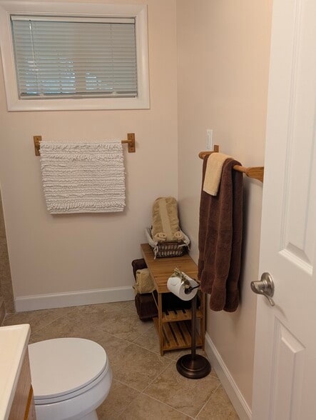 Bath - 14519 Dowling Dr