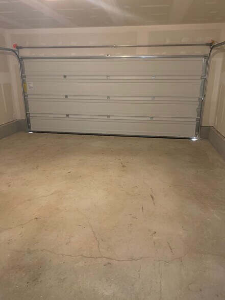 2-Car Garage - 5943 Autumn Palms