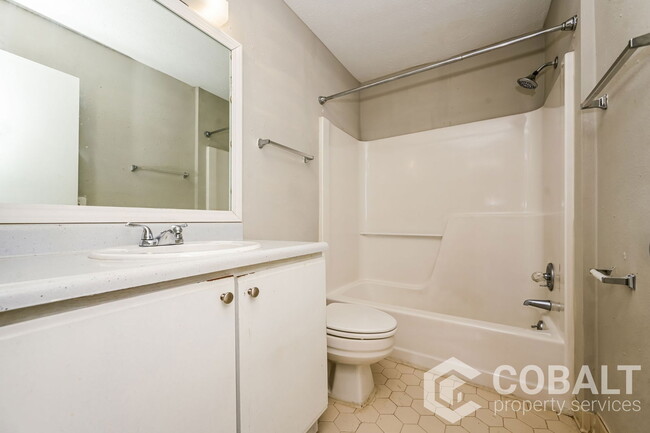Building Photo - 3501 Creekview Pl