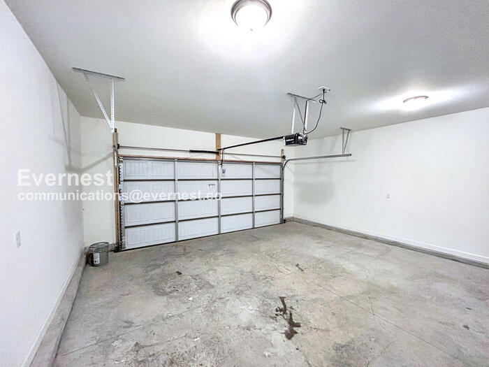 Building Photo - 787 Coopers Way