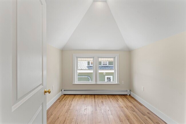 Building Photo - 46 Dartmouth St