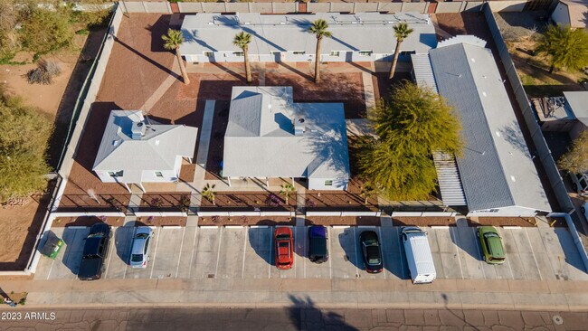 Building Photo - 206 E Jones Ave