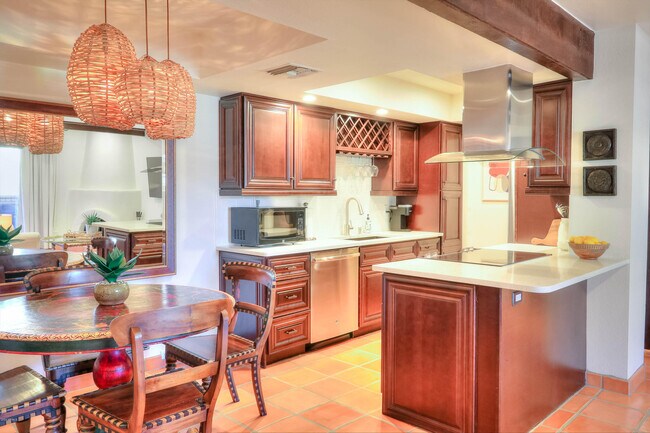 Building Photo - 7557 N Dreamy Draw Dr