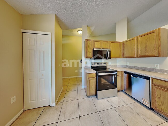 Building Photo - 655 Belvedere Rd NW