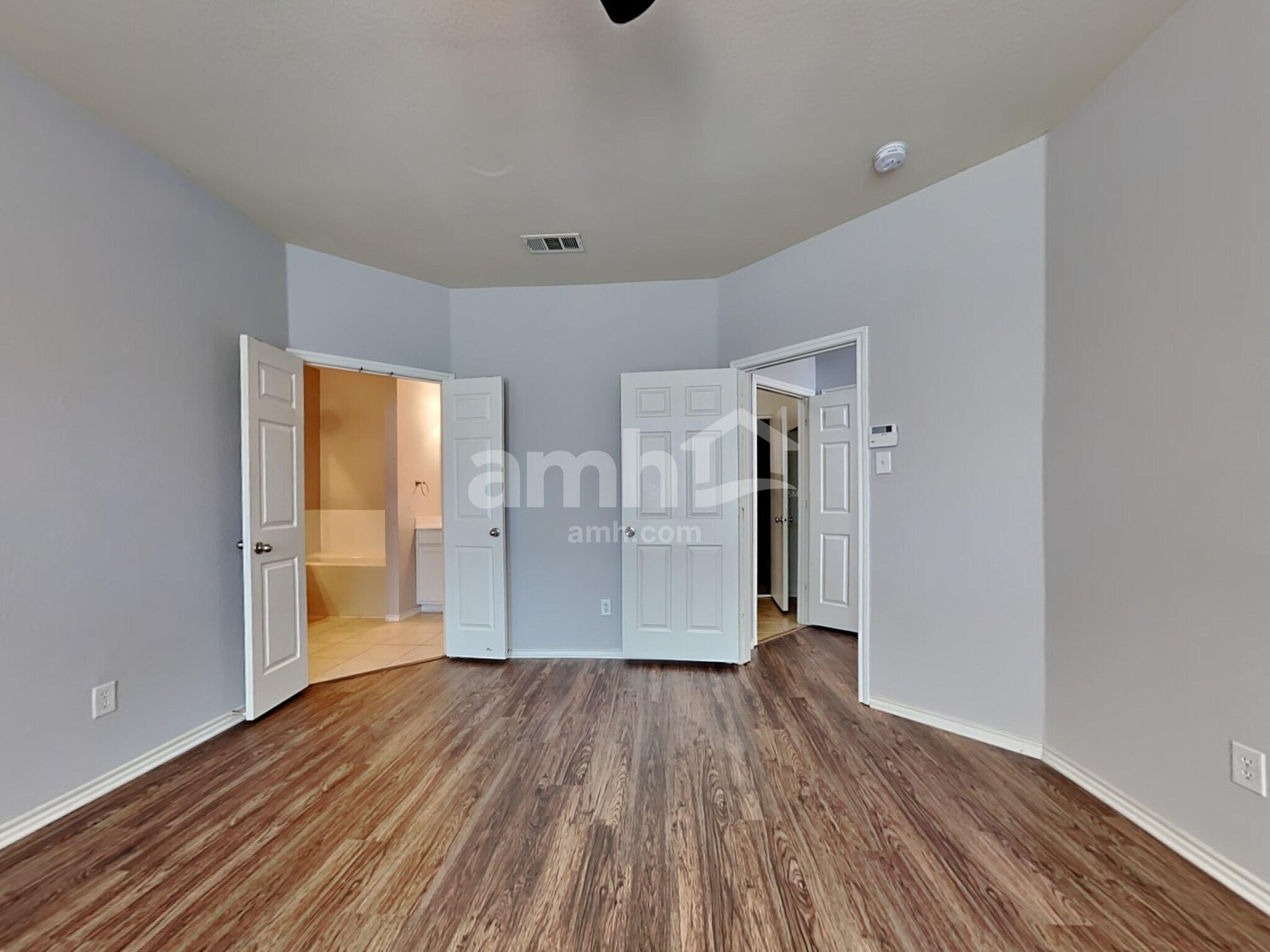 Building Photo - 2319 Merlin Dr