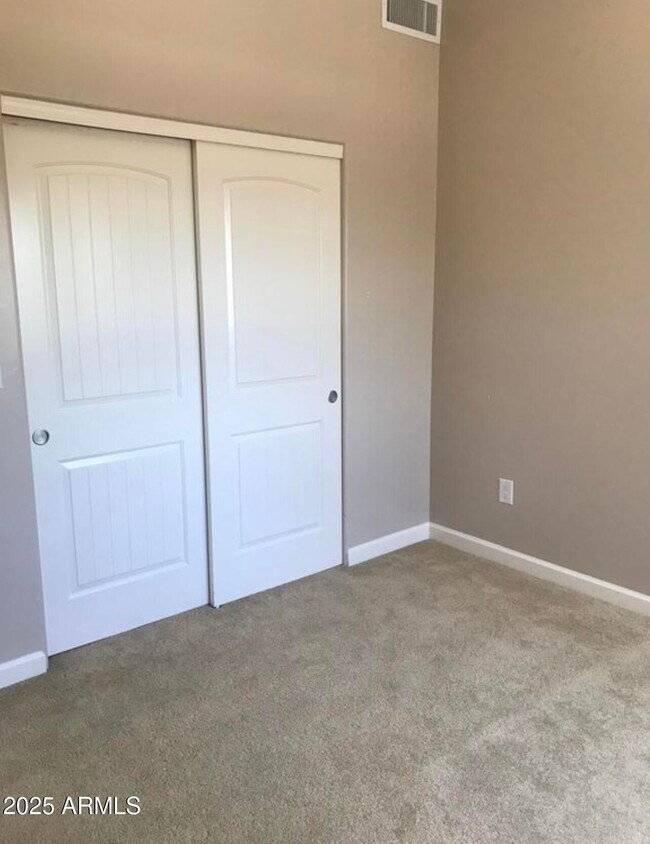 Building Photo - 667 N. Encanto Village Way