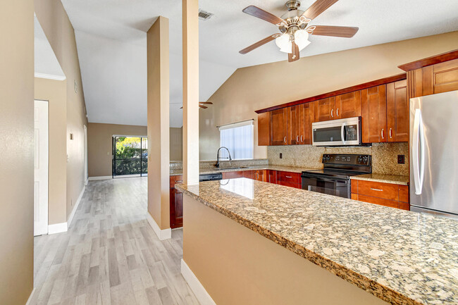 Building Photo - 492 Hardwood Pl