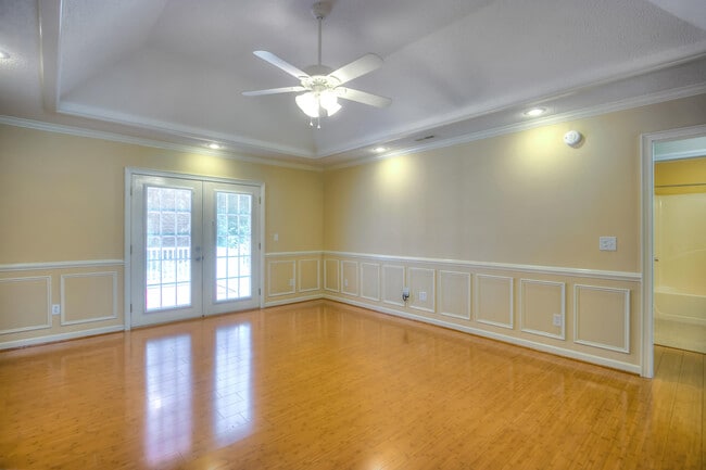 Building Photo - 3165 Foxcroft Cir