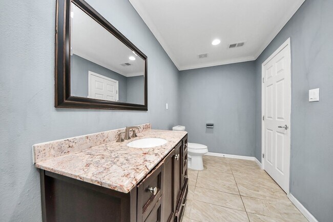 Building Photo - 5920 Conley St