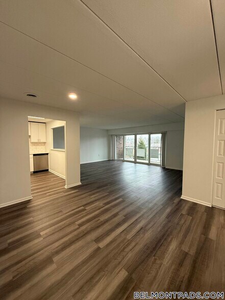 Building Photo - 51 Hill Rd