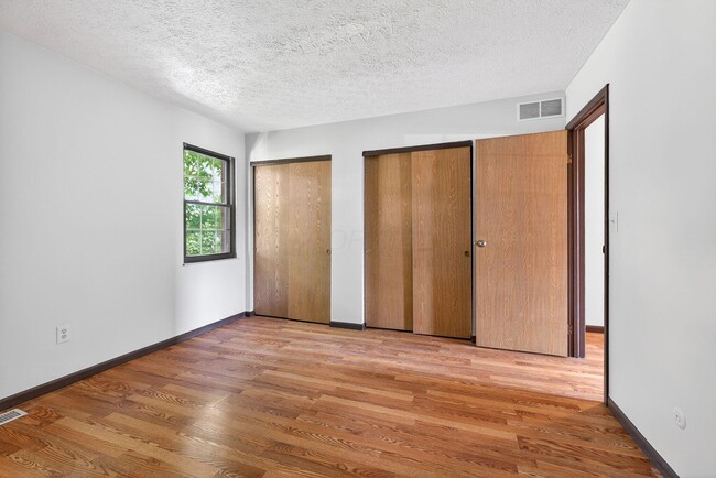 Building Photo - 6477 Brookedge Ct
