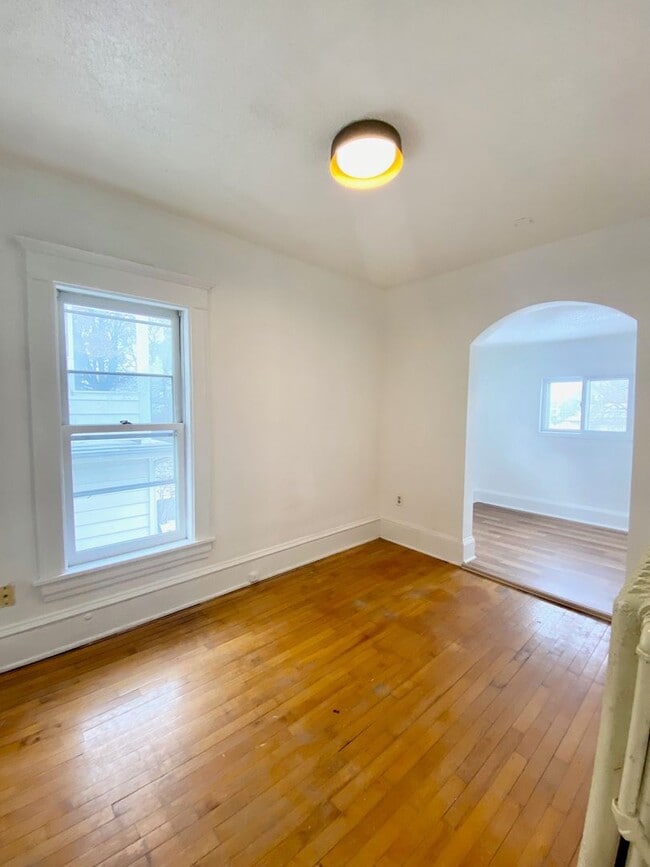 Building Photo - 835 Margaret St