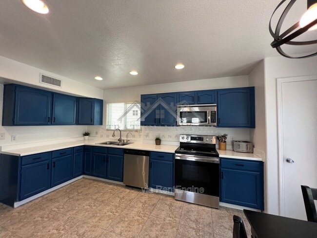 Building Photo - 3402 W Frankfurt Dr