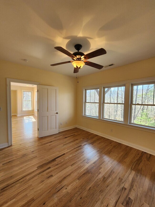 Building Photo - Black Mountain Rental-Mountain Views