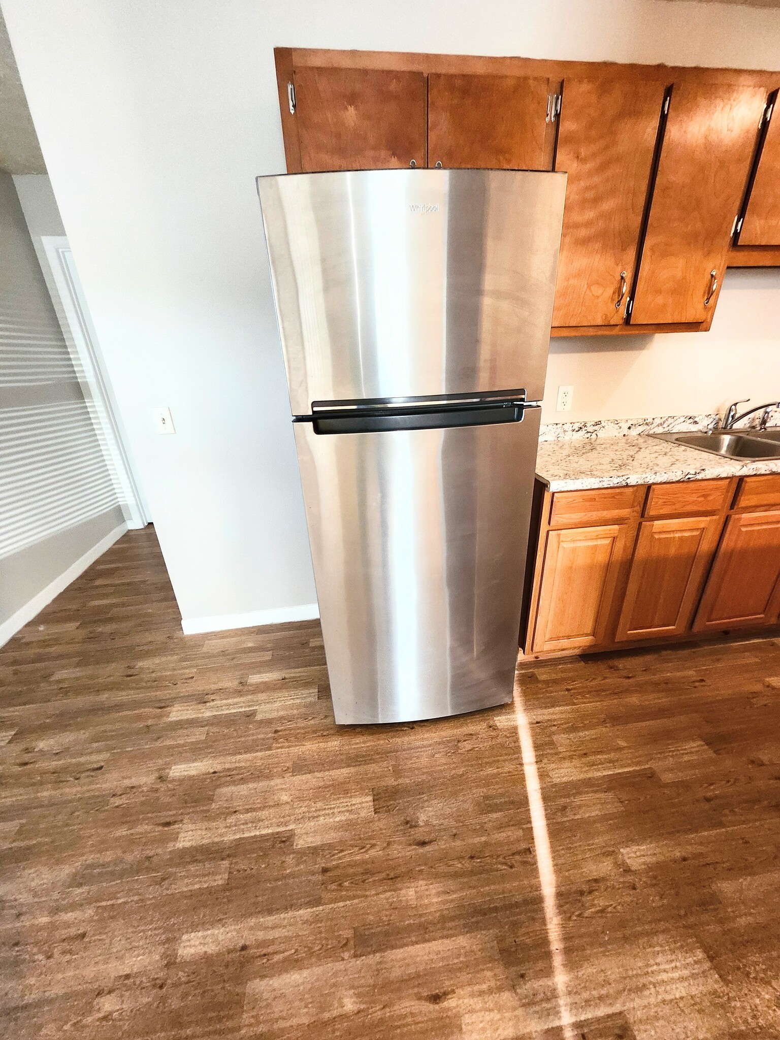 Building Photo - 5230 Beach Dr